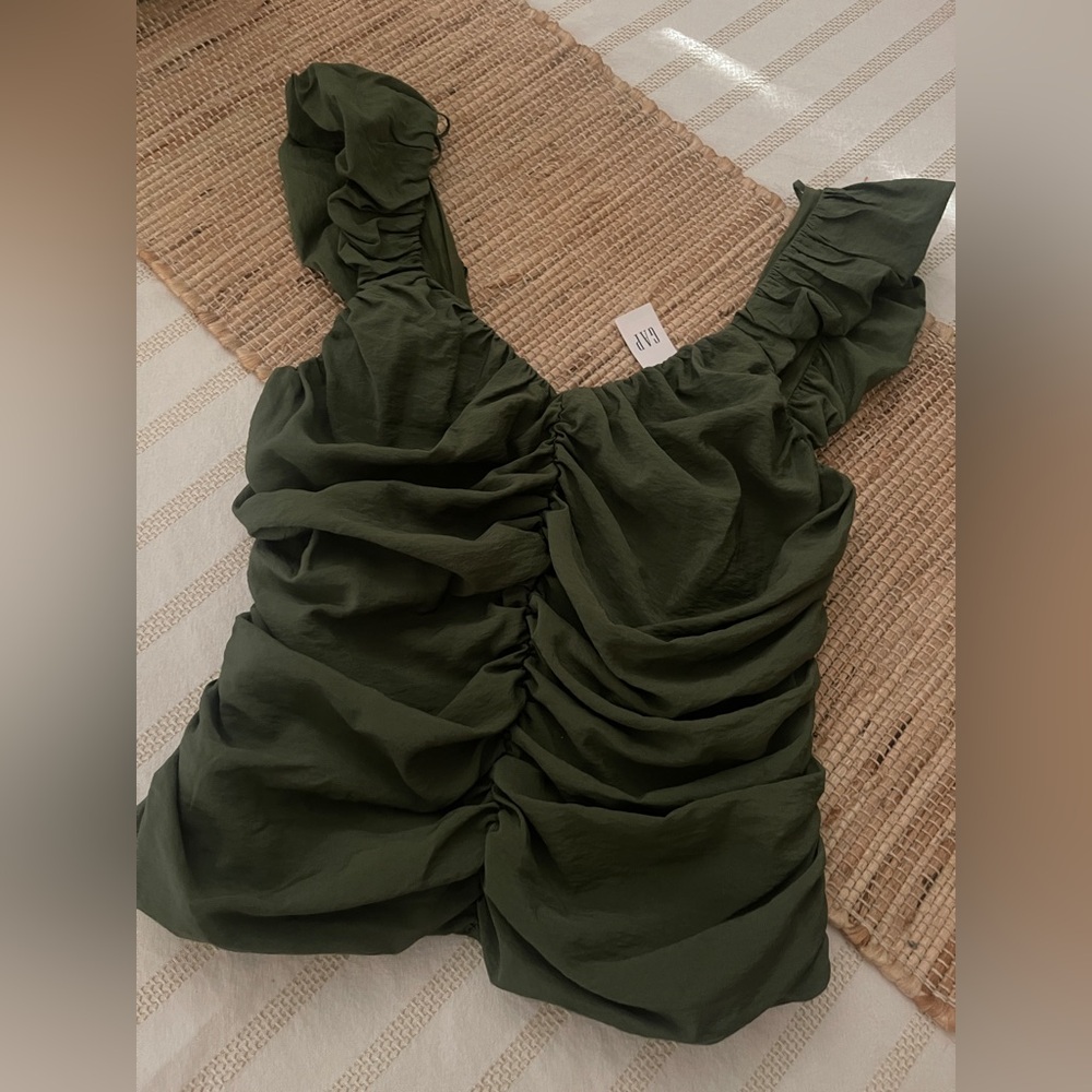 Gap Rouched Top -NWT